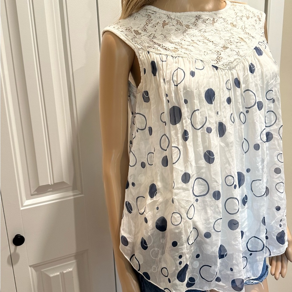 Bellambra Italy Silk Lace Seeveless Top Small Blue And White Flowy Blouse